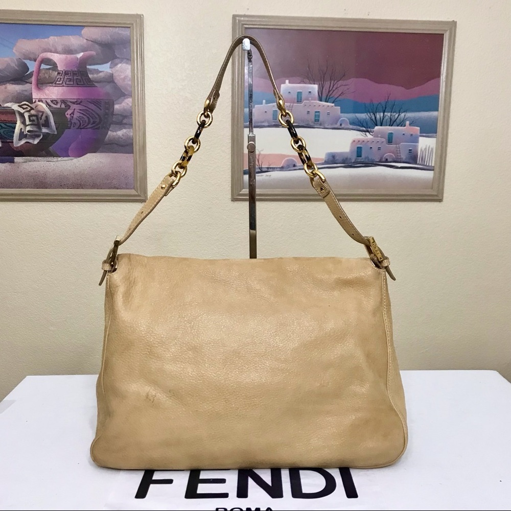โโ๐บFENDI Soft Leather Shoulder Bag ๐ผ - Picture 4 of 16